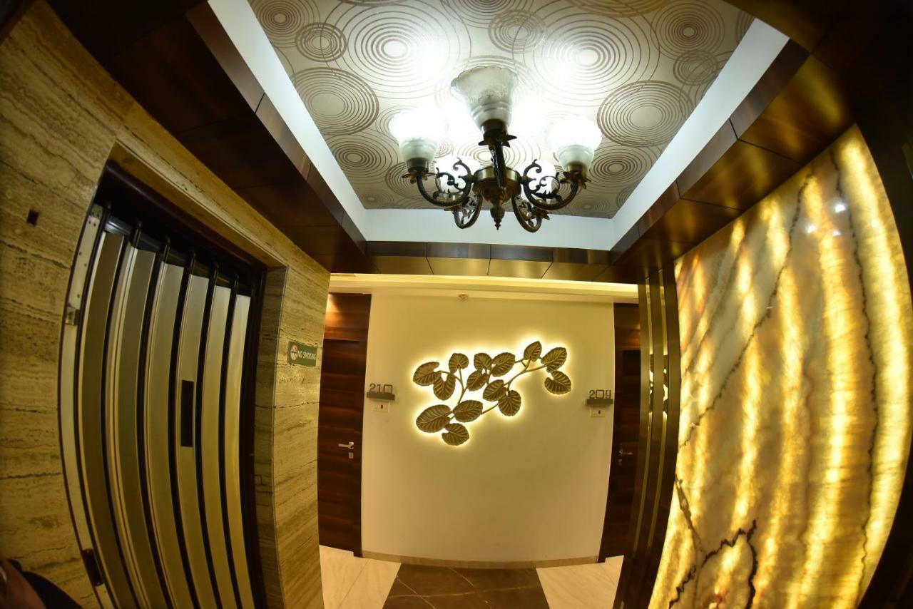 Hotel Manama Mumbai Exteriör bild