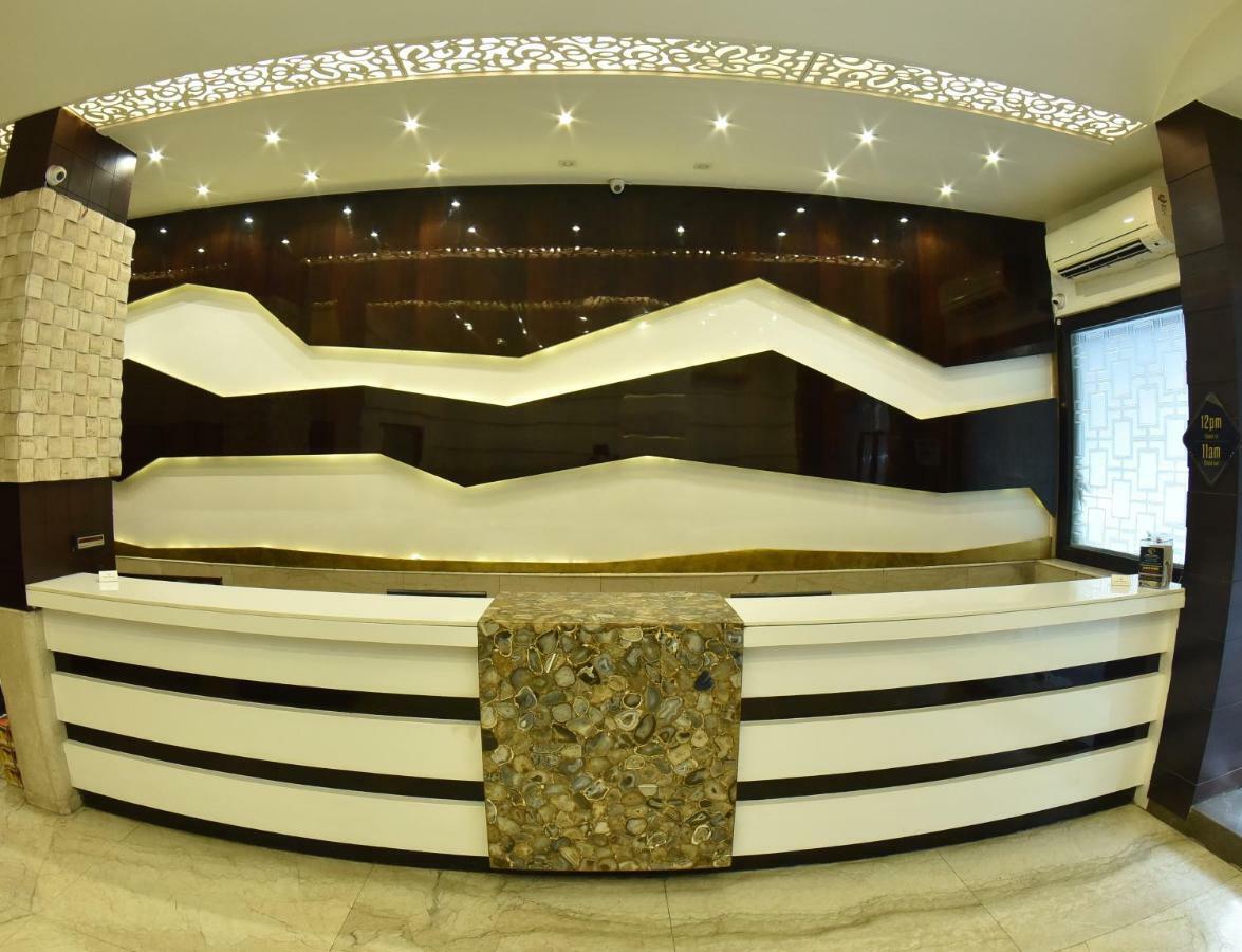 Hotel Manama Mumbai Exteriör bild
