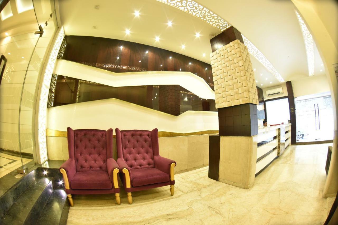Hotel Manama Mumbai Exteriör bild