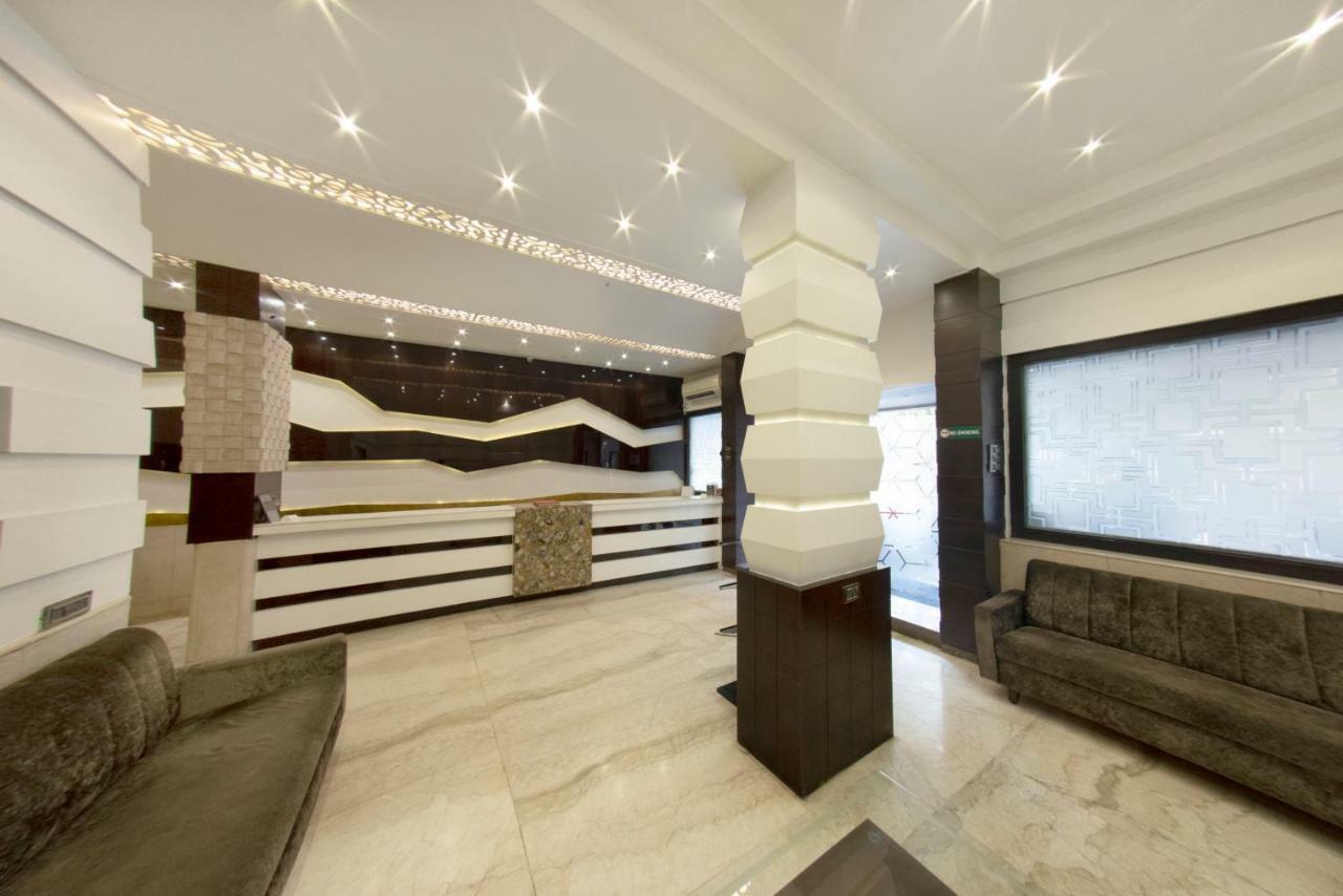 Hotel Manama Mumbai Exteriör bild