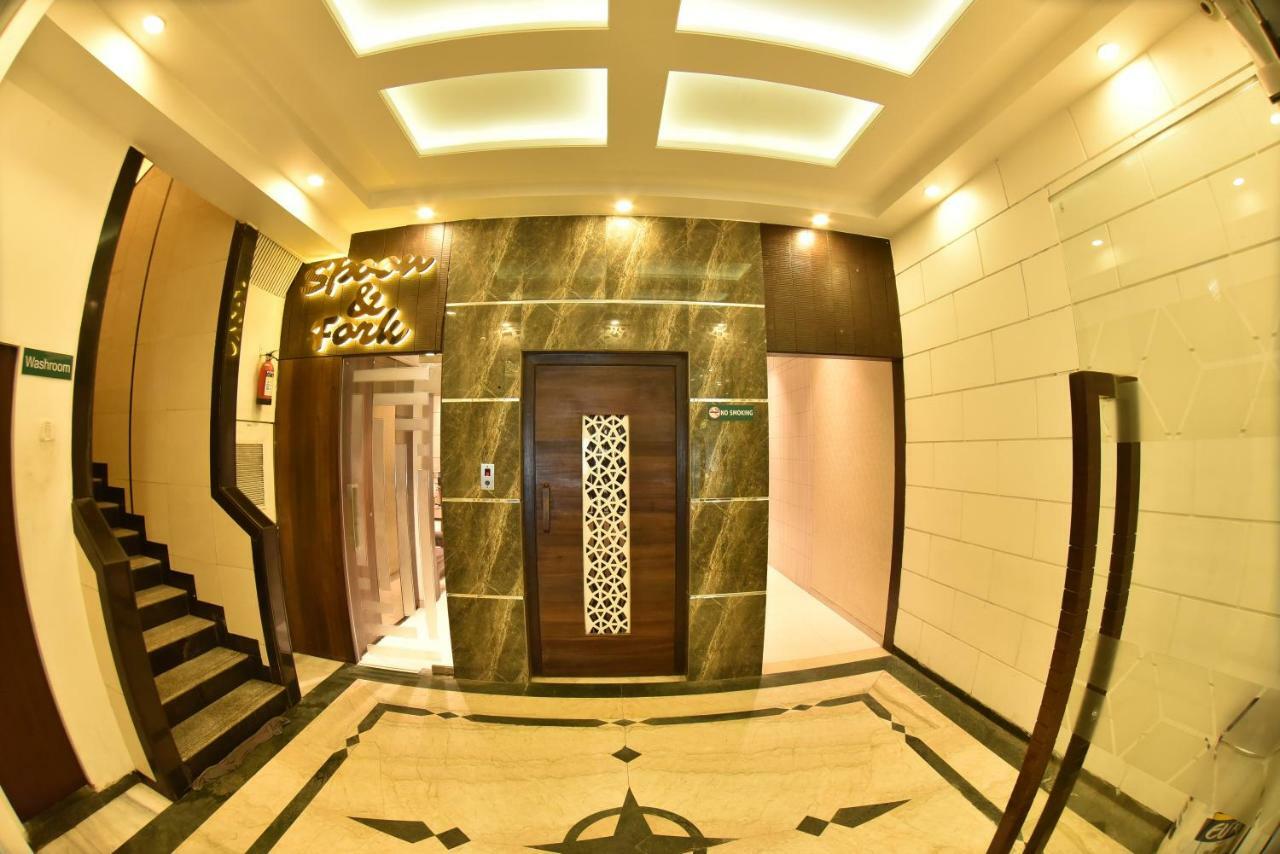 Hotel Manama Mumbai Exteriör bild