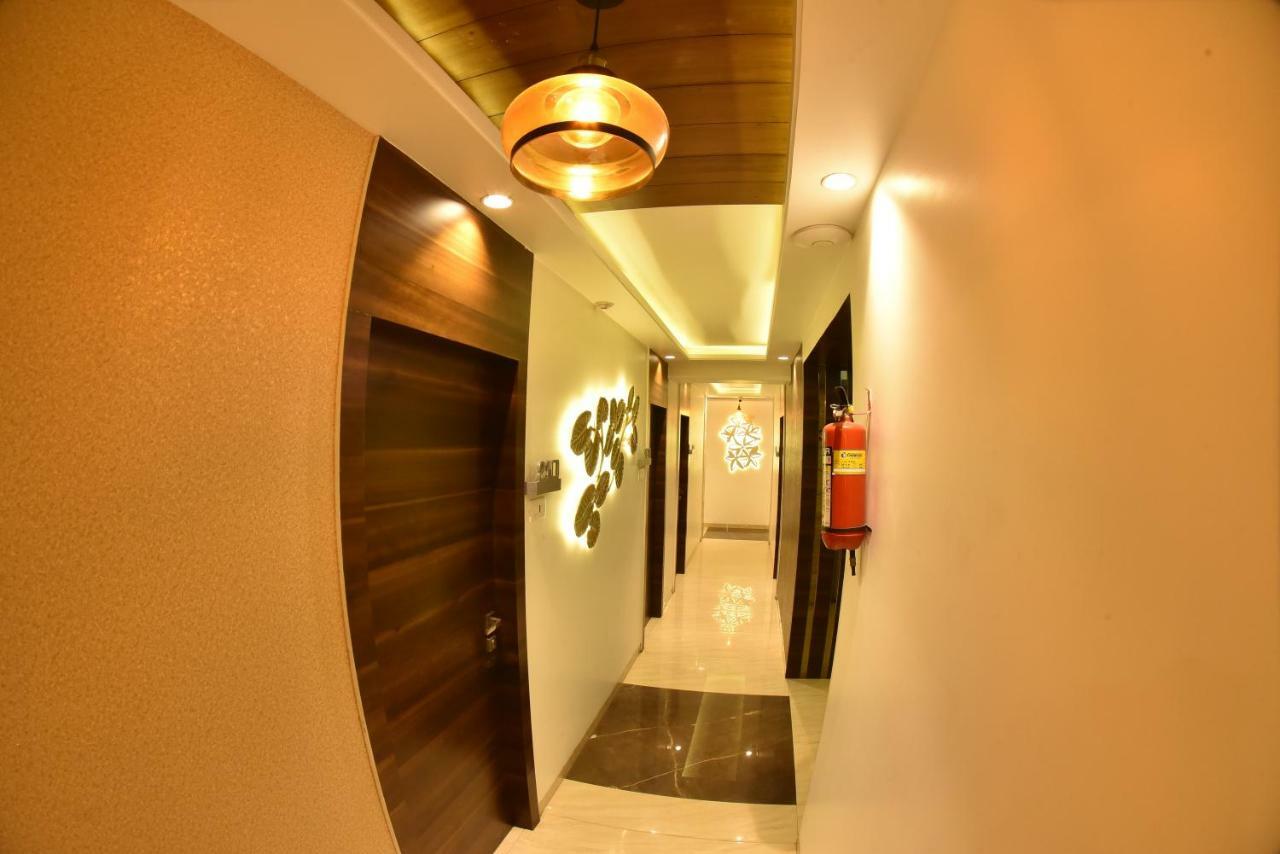 Hotel Manama Mumbai Exteriör bild