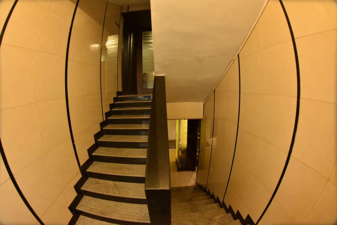 Hotel Manama Mumbai Exteriör bild