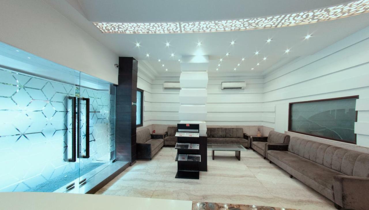 Hotel Manama Mumbai Exteriör bild