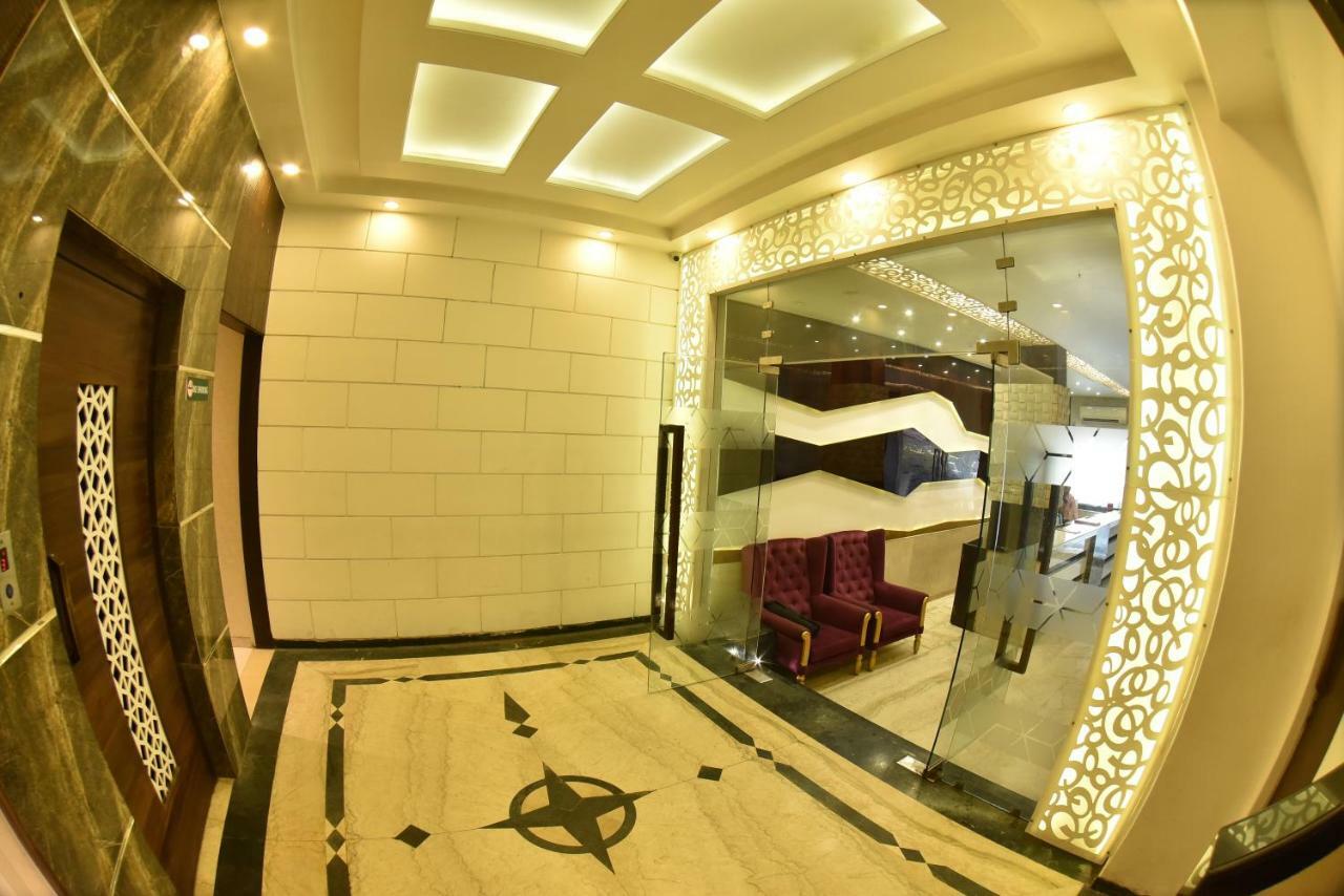 Hotel Manama Mumbai Exteriör bild