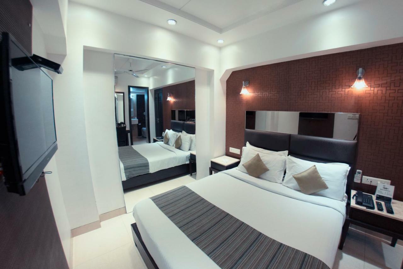 Hotel Manama Mumbai Exteriör bild