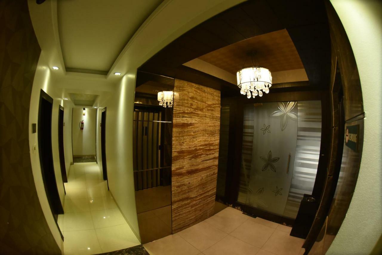 Hotel Manama Mumbai Exteriör bild