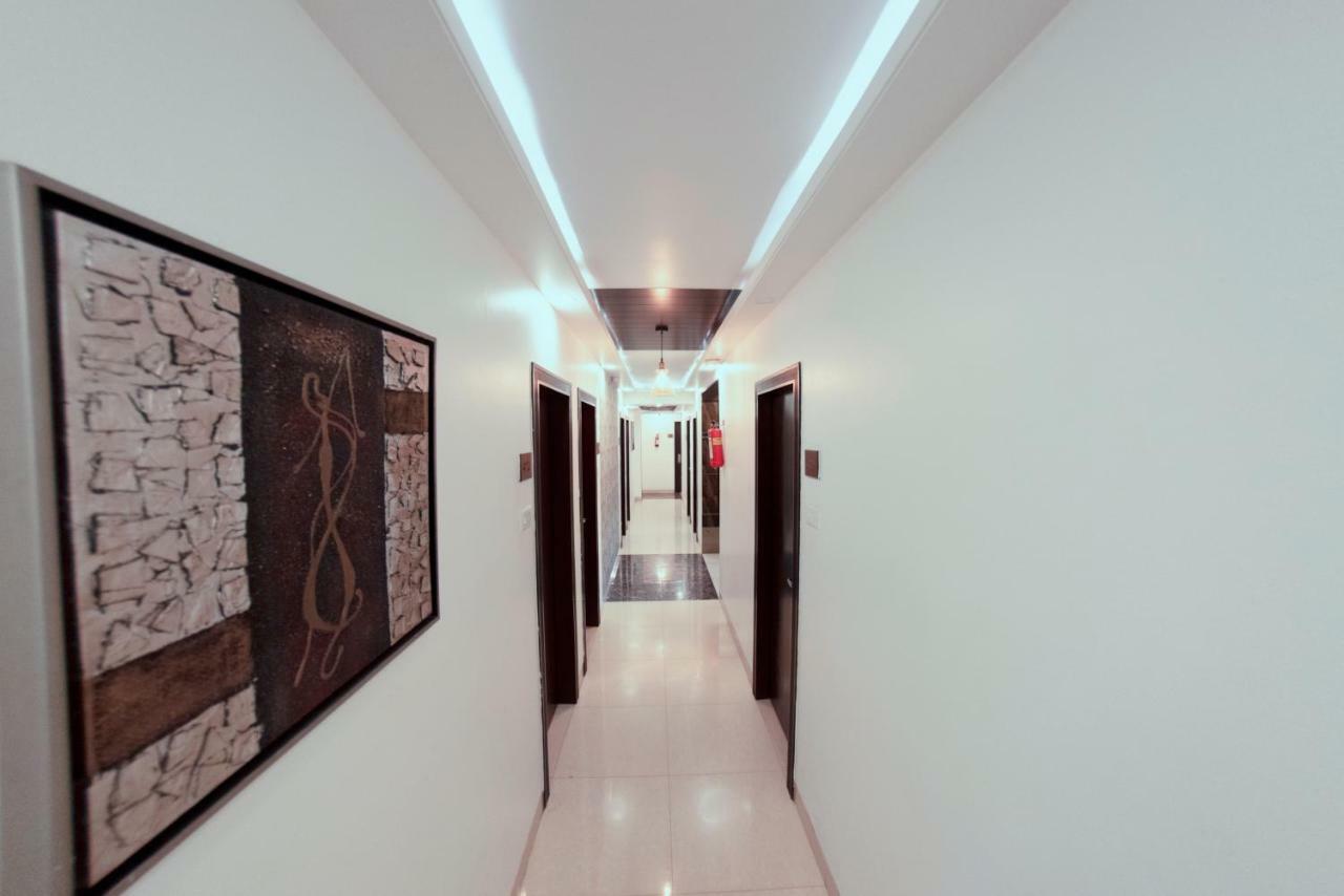 Hotel Manama Mumbai Exteriör bild