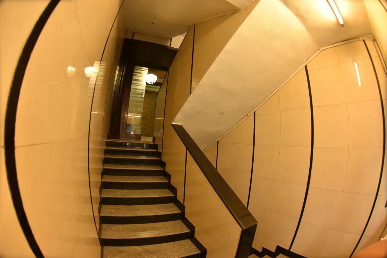 Hotel Manama Mumbai Exteriör bild