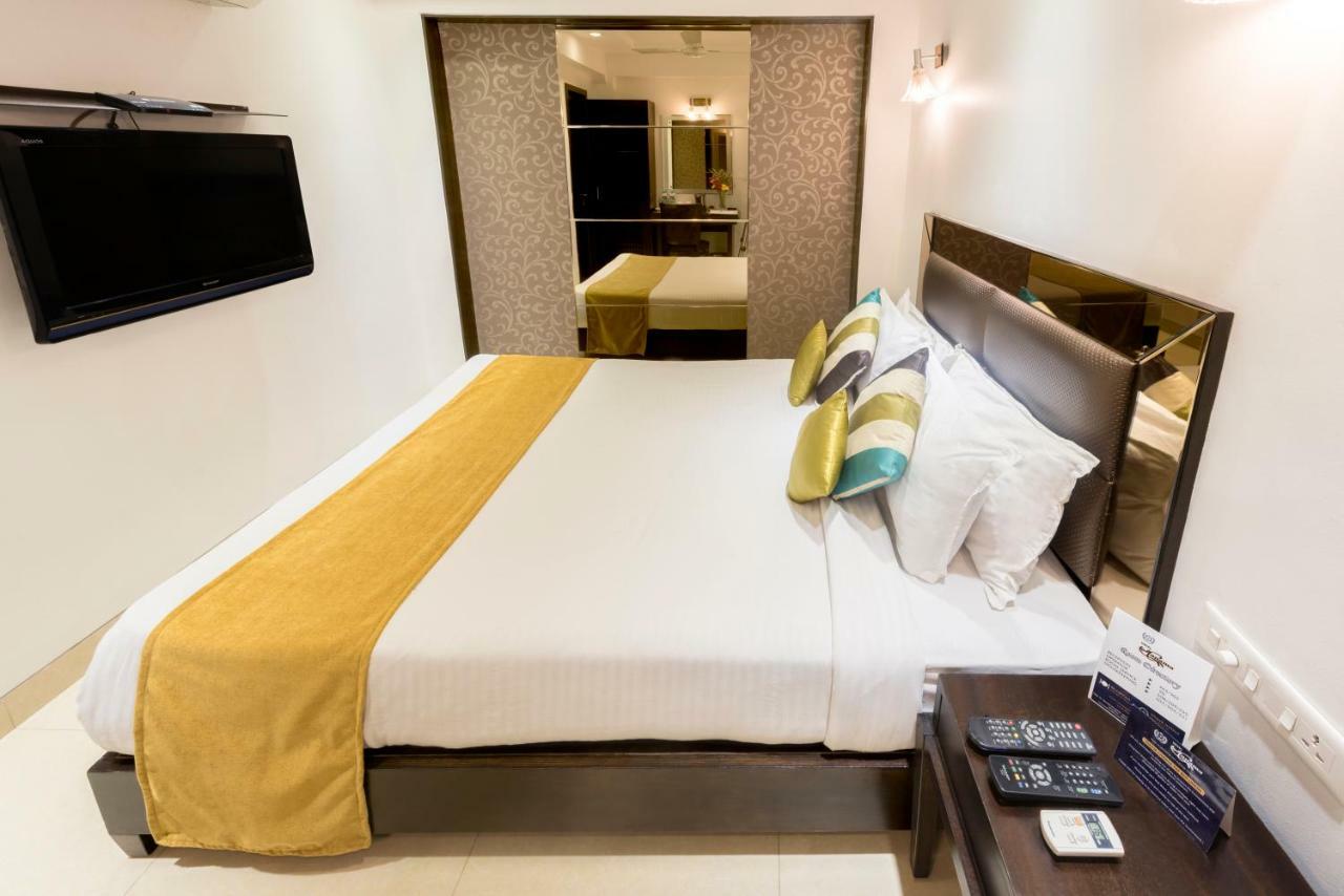 Hotel Manama Mumbai Exteriör bild